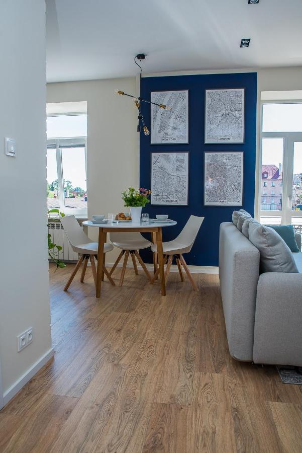 Easy Rent - Plac Targowy *
