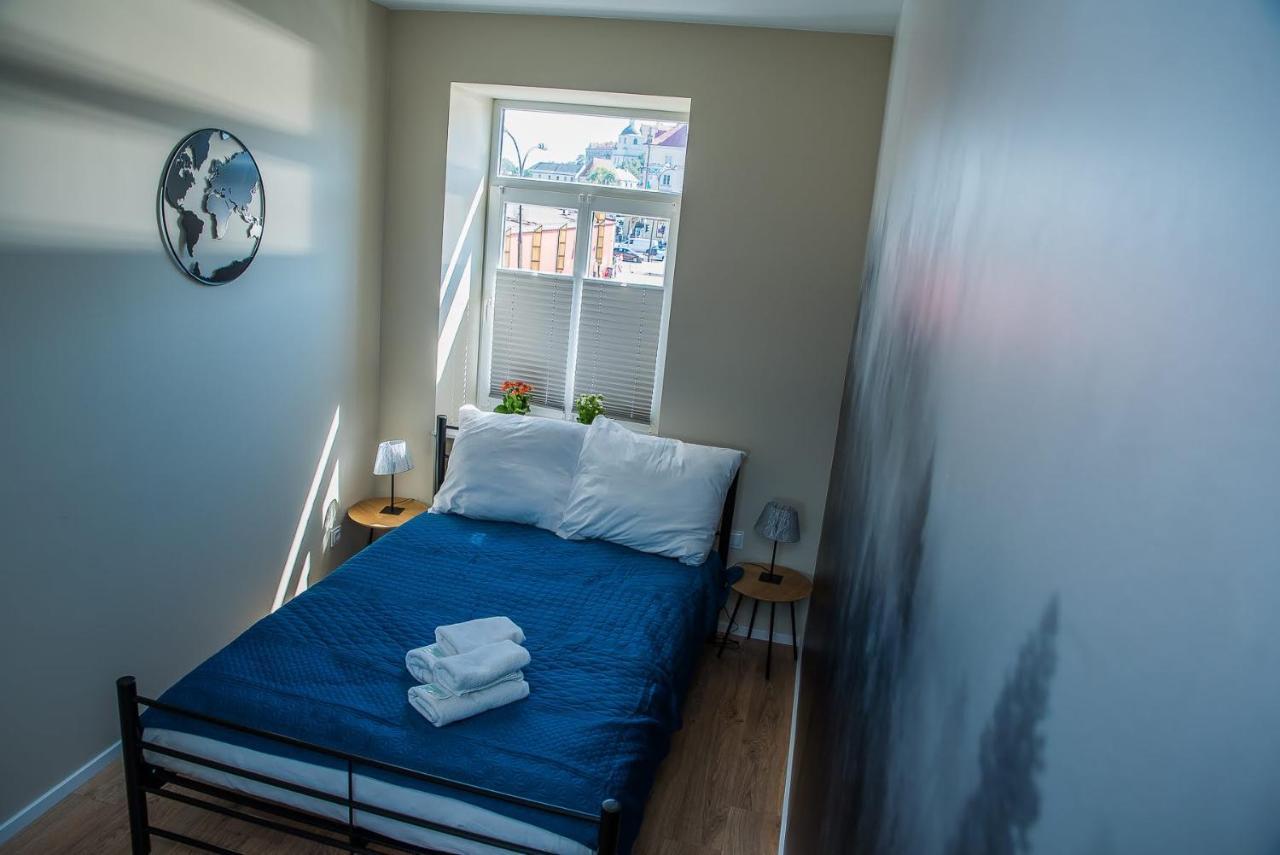Easy Rent - Plac Targowy *